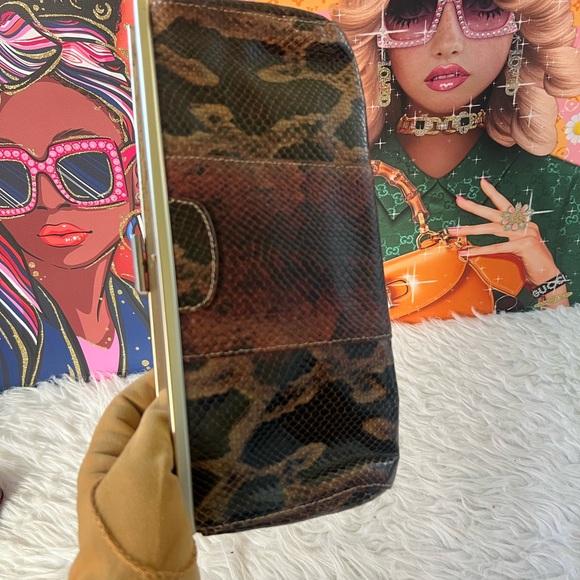Snake skin Party Clutch - Picture 5 of 9